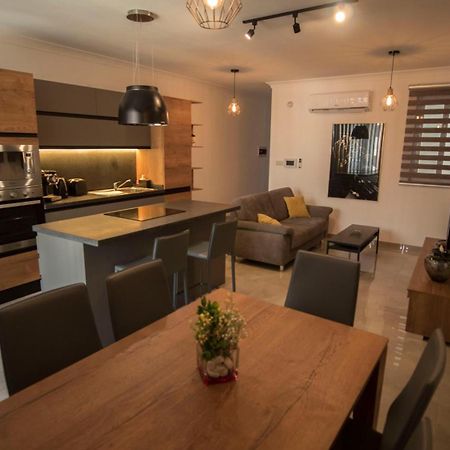 Msiebah Court San Gwann Modern Apt Near Sliema And St Julians Eksteriør billede